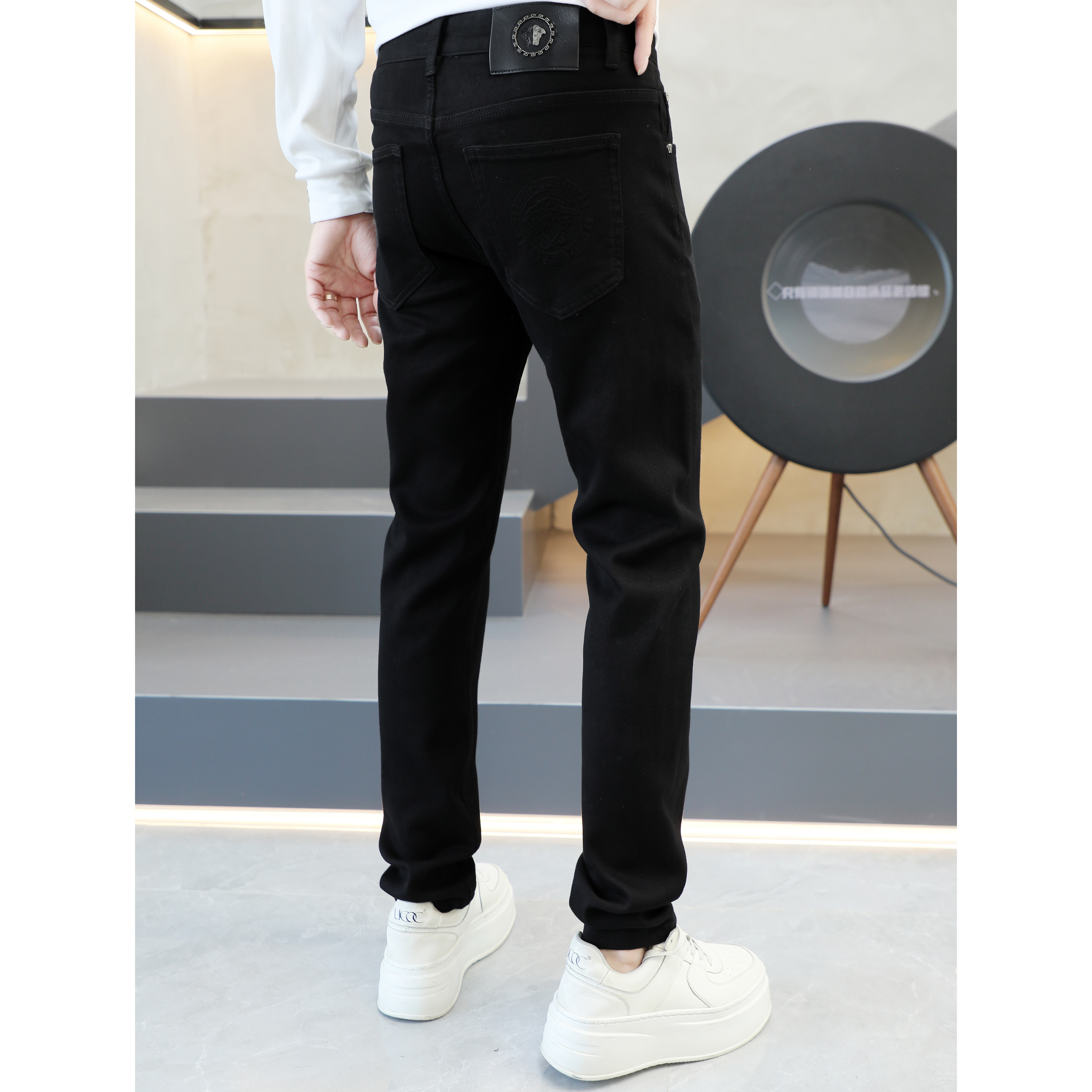 2025秋冬新款高品质修身弹力刺绣男士小直筒牛仔裤57201P135,商品下架区,钱塘6018（原3088）