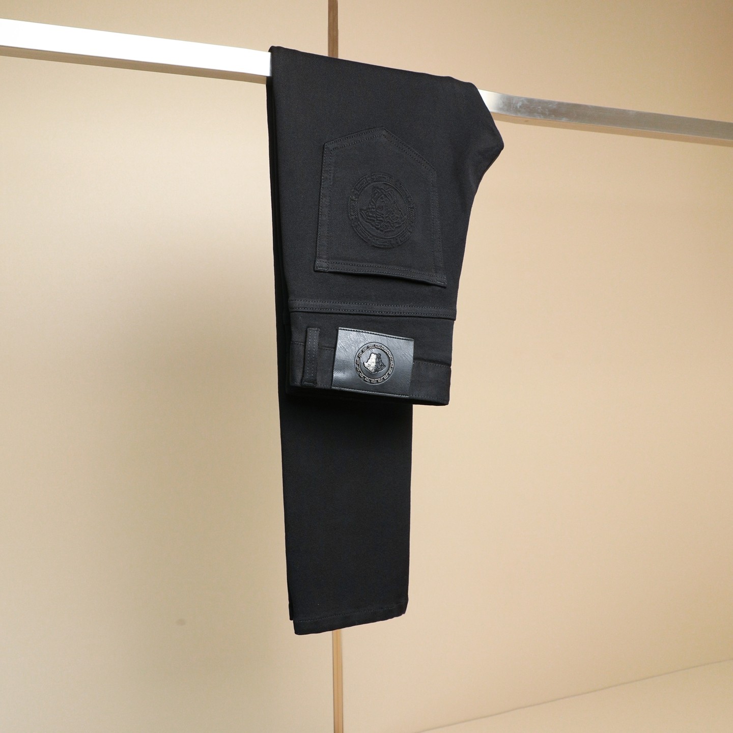 2025秋冬新款高品质修身弹力刺绣男士小直筒牛仔裤57201P135，男装牛仔裤，钱塘6018（原3088）