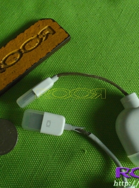 RooR ②纯正 萍菓 Micro-DVI to VGA Adapter M-acBook Air