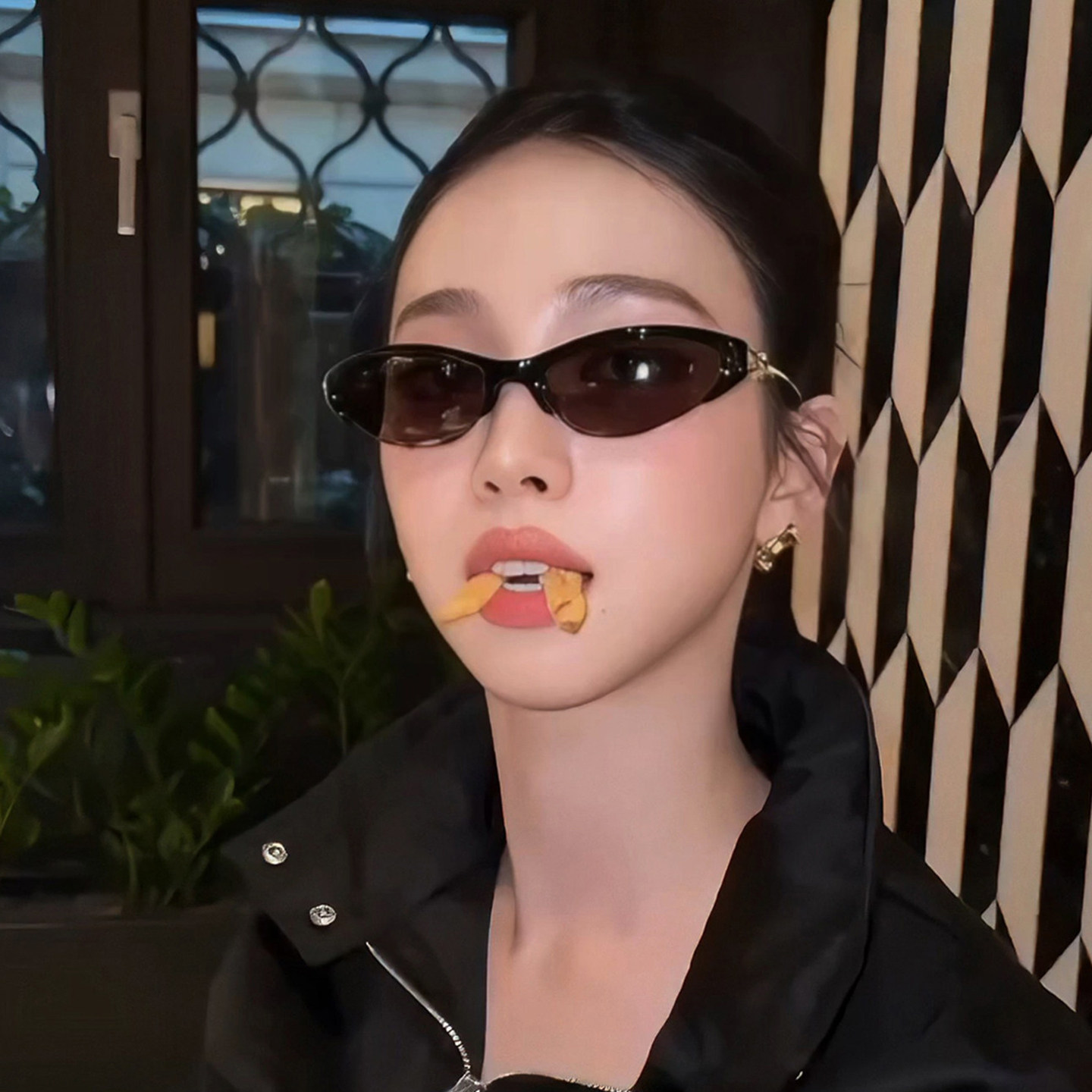 柳智敏同款猫眼墨镜女显瘦复古高级感半框老钱风防紫外线太阳镜潮