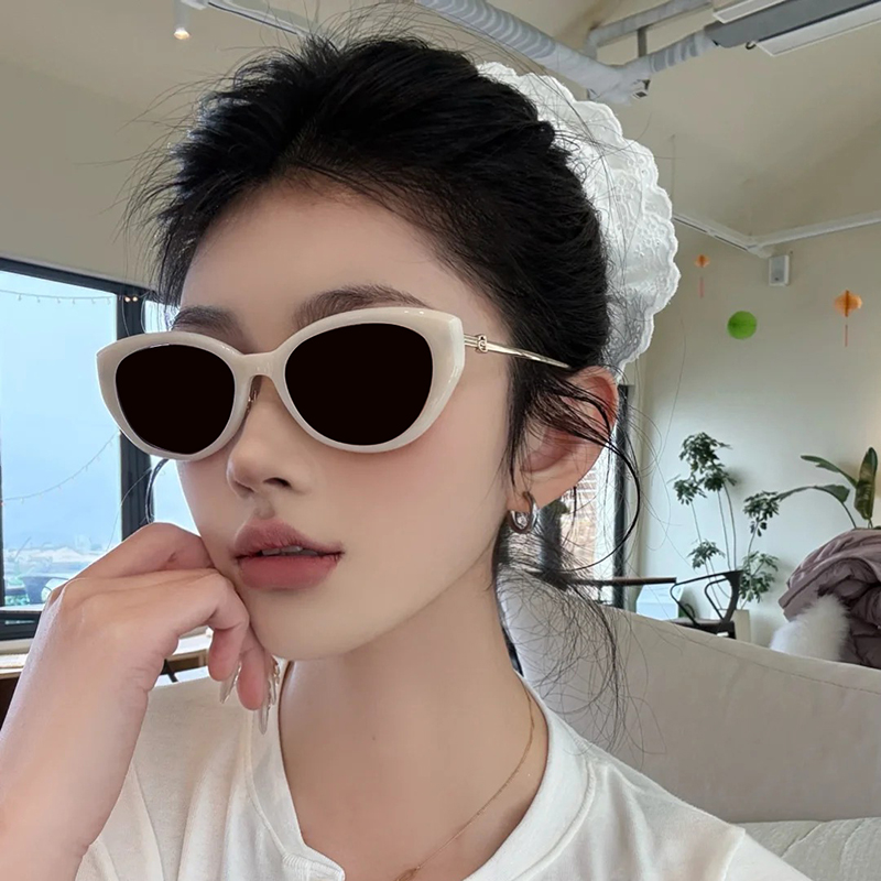韩系猫眼复古墨镜女高级感2025新款时尚方圆脸显瘦防紫外线太阳镜