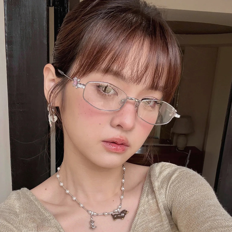 GM珠宝眼镜日系女素颜超轻防蓝光镜可配度数学生显脸小早八平光镜