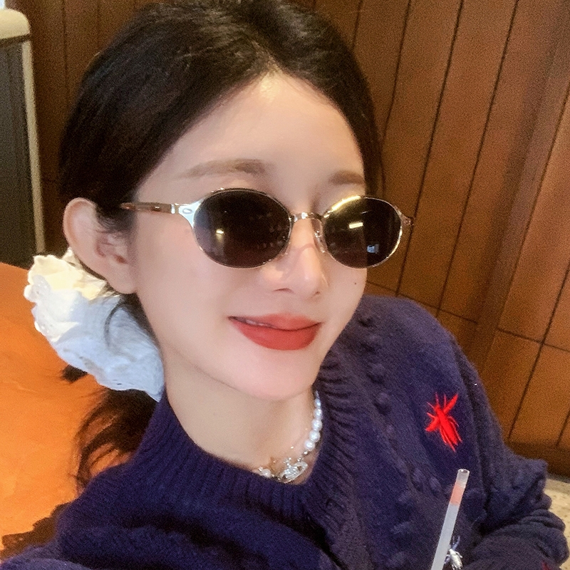 港风时尚椭圆窄框墨镜女小脸高级感老钱风夏季防晒太阳镜防紫外线