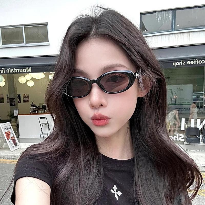 韩系复古椭圆墨镜2024新款女方圆脸显瘦偏光高级感防紫外线太阳镜