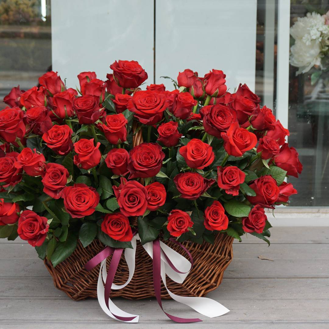 高档玫瑰百合剑兰郑州手提花篮
