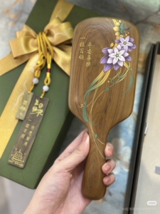 谭木匠礼盒风吟气囊按摩梳 护发木梳子 生日礼物 送长辈领导礼物