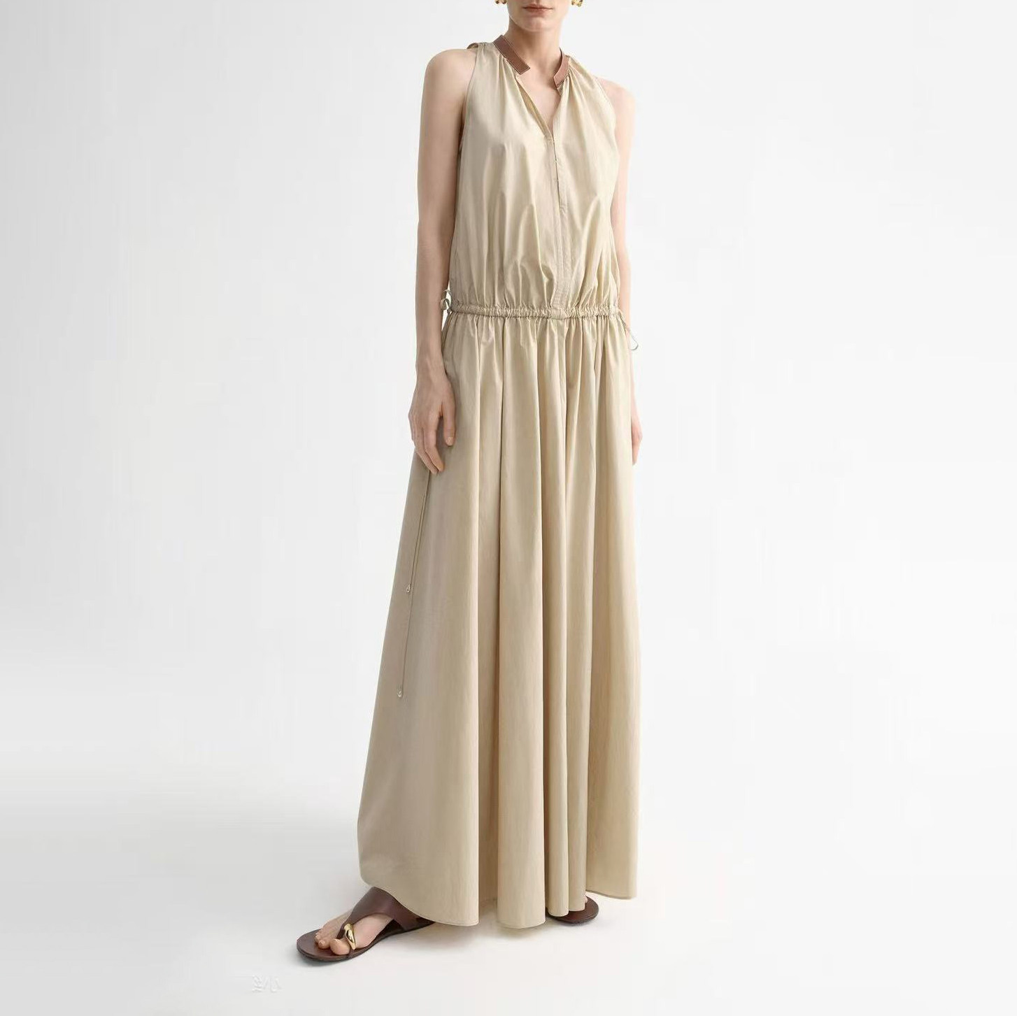 专柜同款2025夏季新款皮领削肩气质显瘦无袖抽绳收腰长裙连衣裙女