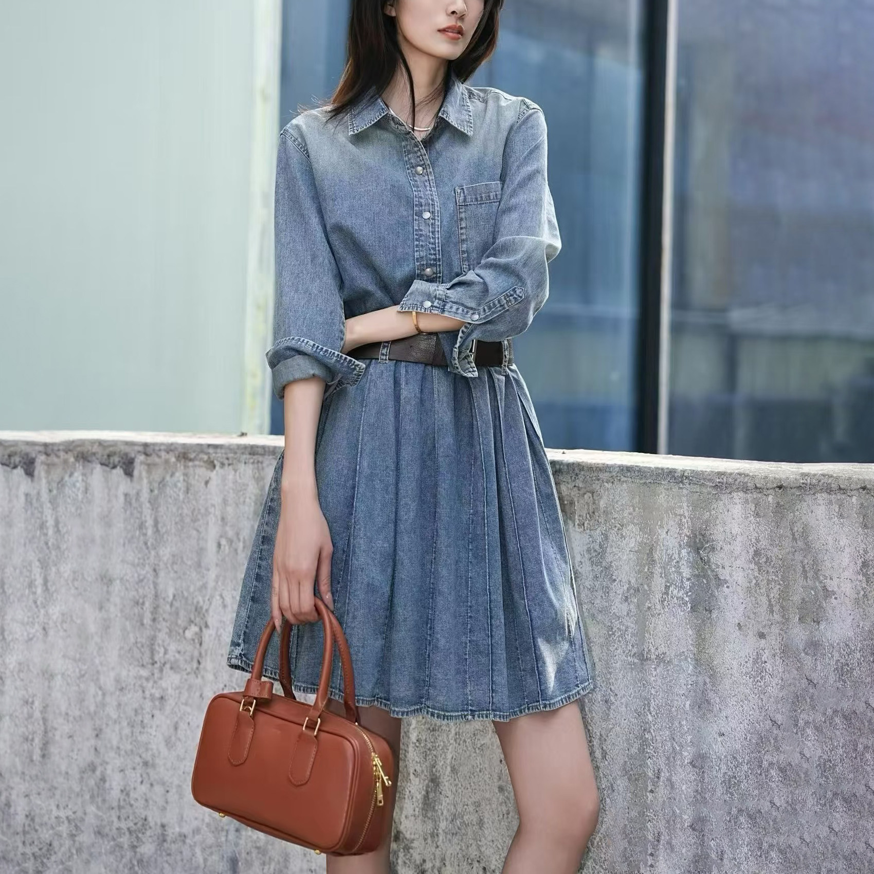 商场同款2026春新款长袖收腰休闲牛仔衬衫裙女立体压褶棉质连衣裙 - SDEFECR出品