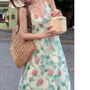 新款 海边度假连衣中长裙女夏季 绝美超好看v领吊带裙甜美沙滩中长