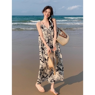 2025新款 外穿质感高级感气质 法式 吊带水墨画碎花沙滩连衣裙女夏季