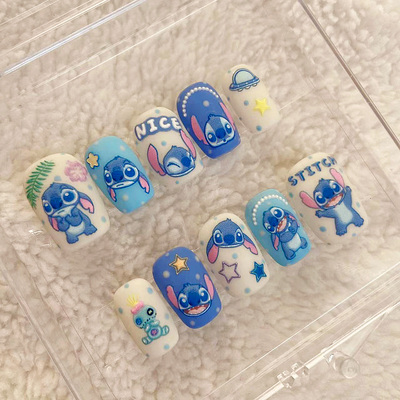 2025新款可爱纯手工穿戴美甲儿童卡通史迪仔浮雕可拆卸短款学生党