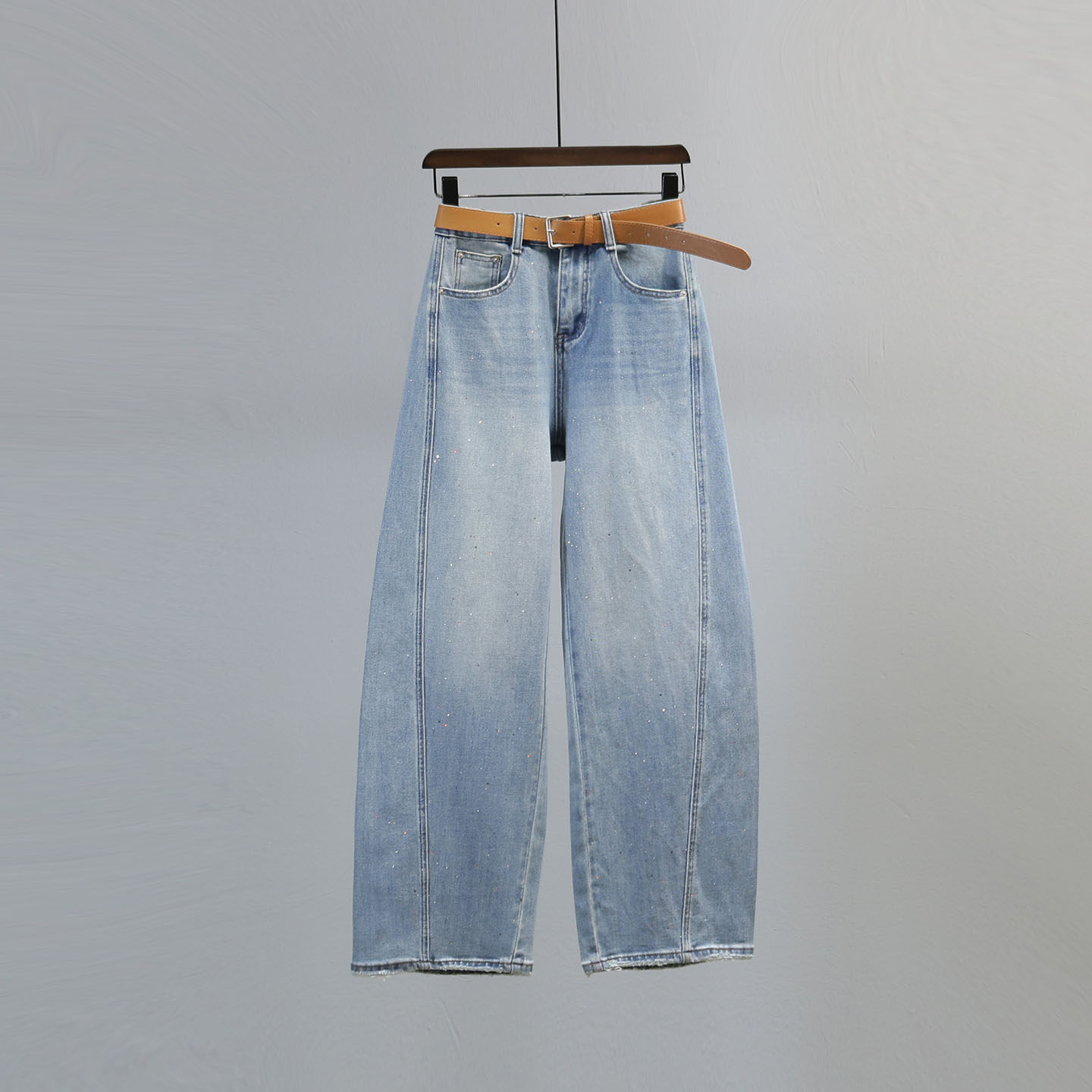 浅蓝色高腰烫钻弯刀牛仔裤女2026春夏新款宽松显瘦百搭休闲阔腿裤,女装/女士精品,牛仔裤,淘宝优惠券,粉丝福利购,淘宝优惠卷