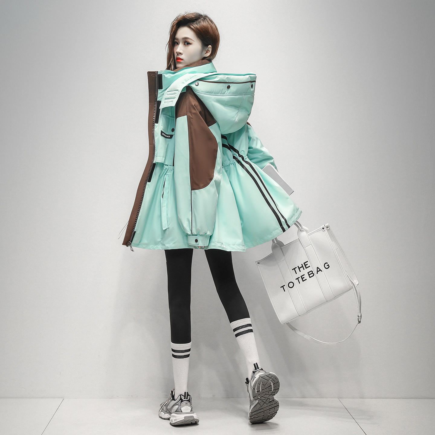 时尚休闲洋气中长款薄荷绿撞色工装羽绒服女2025冬季抗寒保暖外套