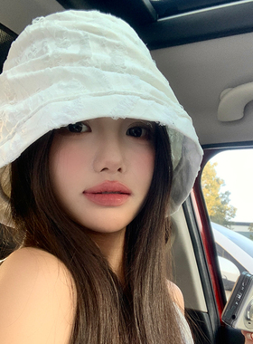高级感白色渔夫帽子女2026年春新款小众设计感百搭褶皱显脸小盆帽