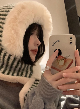 条纹毛绒帽子围巾一体