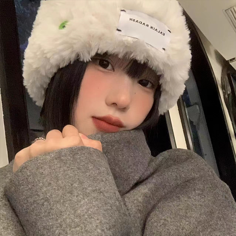 白露同款彩色纽扣毛绒帽