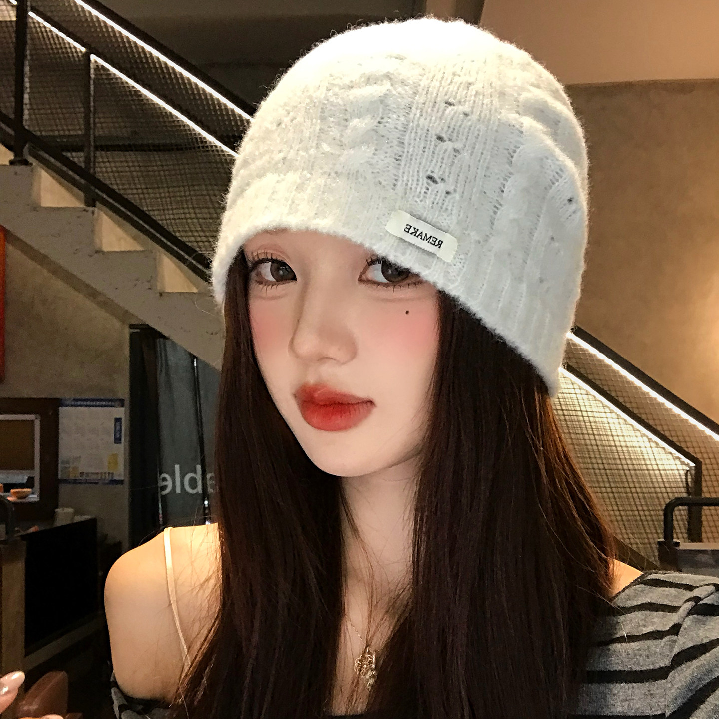 白色软糯麻花针织包头帽女秋冬季薄款保暖百搭显脸小毛线套头帽子