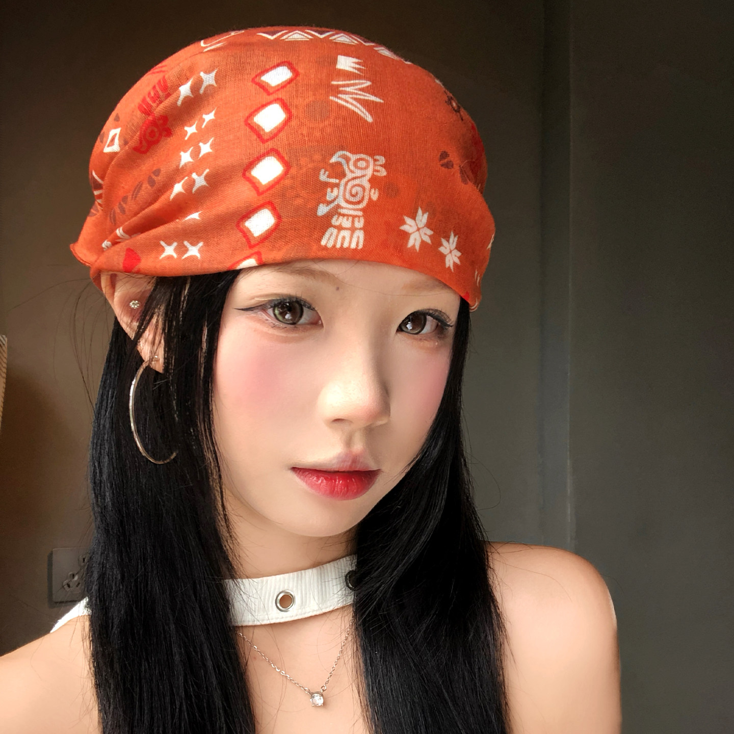 脏橘色双面印花三角巾丝巾日系复古包头巾女时尚百搭配饰系脖领巾