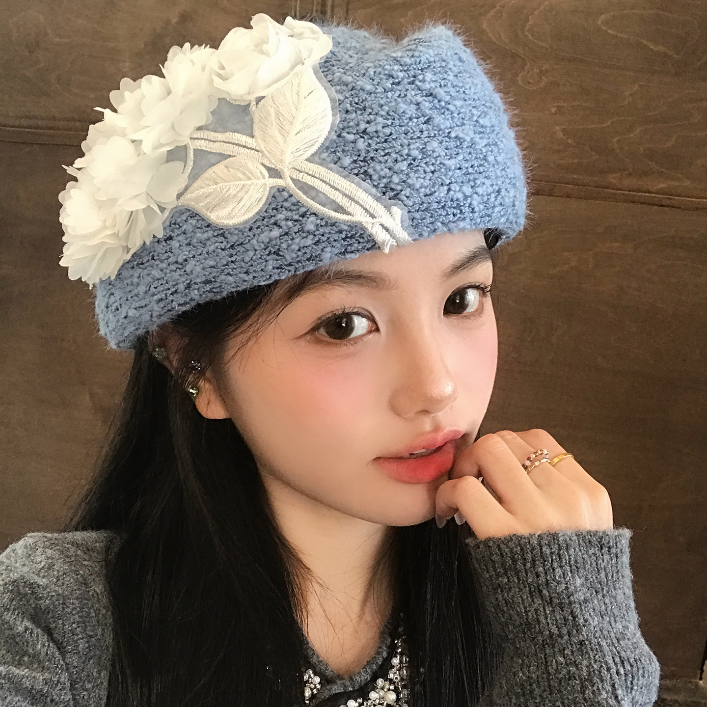 日系甜美立体花朵蓝色针织贝雷帽