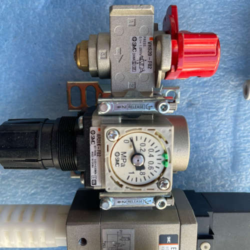 台州设备SMC电磁阀 电阻器 调压阀 温控数显压力表 整套