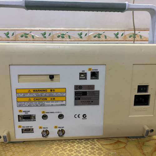 台州设备YOKOGAWA DL9040L示波器，，后盖四个螺