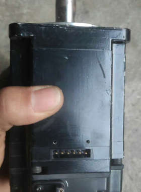 台州设备伺服电机，SGMAS-08A2A211450块。