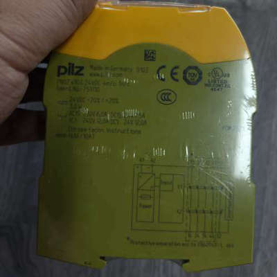 台州设备【出】751110  pilz安全继电器PNOZ S10 全