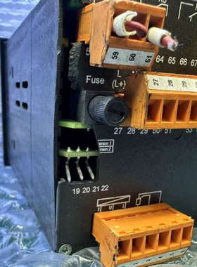 台州设备KFM粘度控制器93PR30，后盖拆碎了，用，其它问