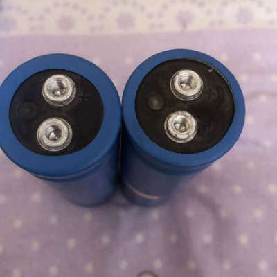 台州设备思碧电解电容。1200uf200v.值看图，高4.5