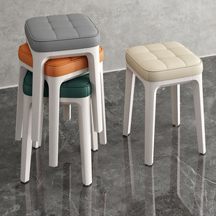 家用餐桌凳子现代简约椅子可叠放方凳网红化妆梳妆台塑料软包餐椅