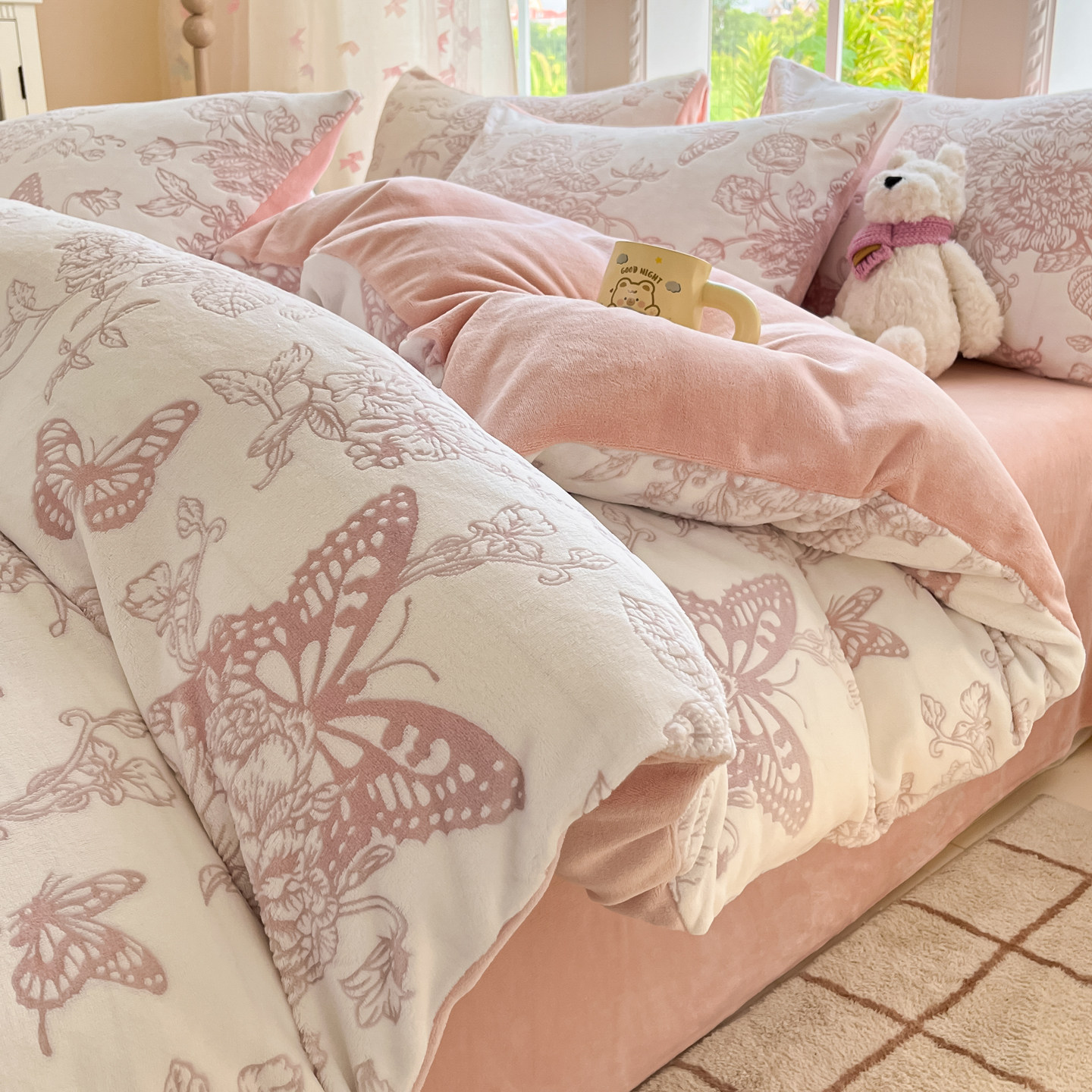 加厚牛奶绒四件套雕花珊瑚绒蝴蝶冬季被套保暖床单笠高级感加绒双