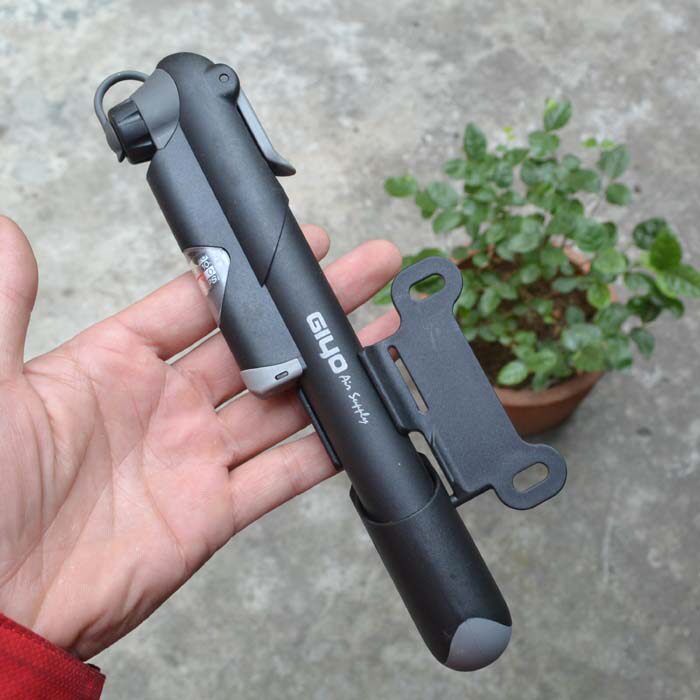 Pompe à vélo - Ref 2389329 Image 1