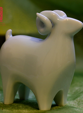 原创桌面生肖羊陶瓷摆件礼物简约