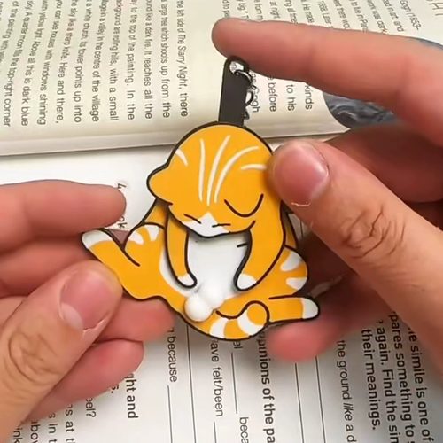 小红书同款小猫玩蛋蛋钥匙扣挂件