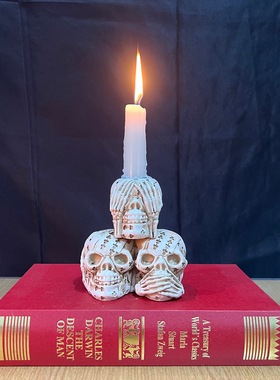 跨境平台不听不看不说扑克牌骷髅头家居摆件万圣节鬼屋道具烛台