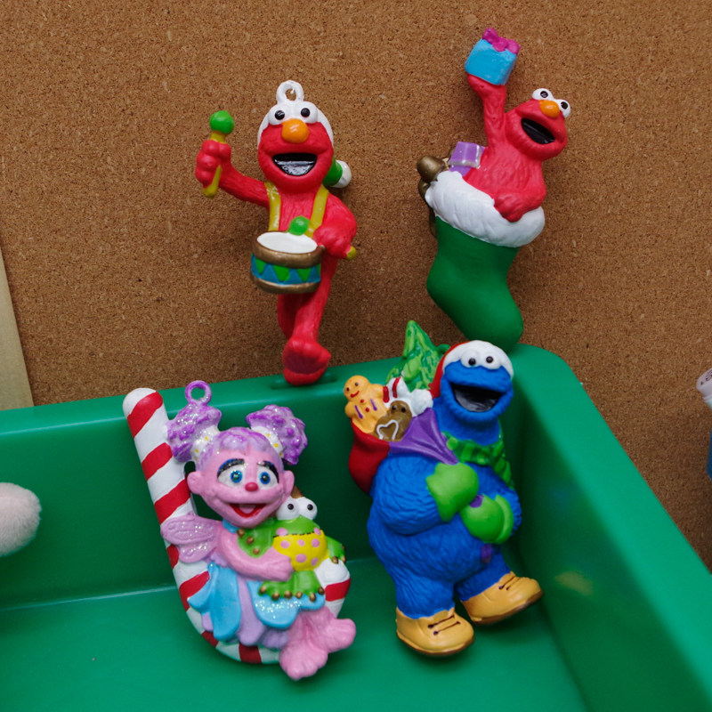 圣诞节芝麻街公仔摆件人偶模型挂件散货玩具艾莫elmo饼干怪挂饰