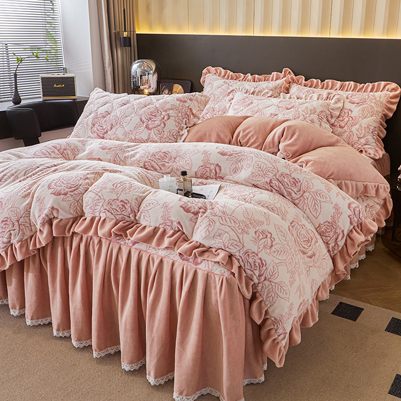 A类雕花绒牛奶绒床裙款四件套