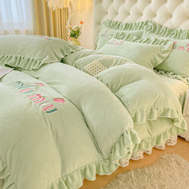 冬季牛奶绒夹棉床裙款四件套高档刺绣被套双面加绒保暖珊瑚绒床品