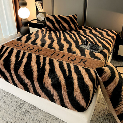 2025新款高级轻奢牛奶绒高克重兔毛绒单件床笠三件套美拉德防静电