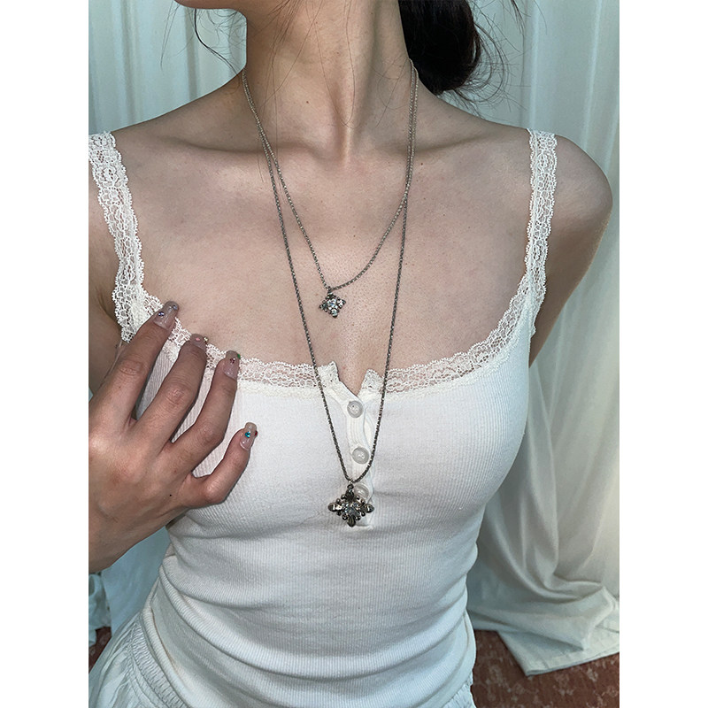 轻奢高级感蕾丝十字架长款项链中古风精致花朵锆石锁骨链毛衣链