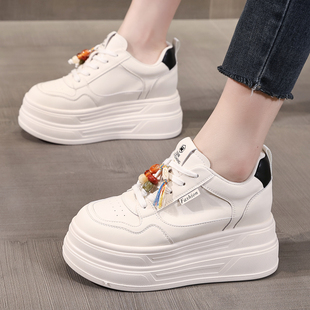 ZFCQ新款厚底内增高小白鞋女款全皮2026春季圆头超高跟显脚小休闲