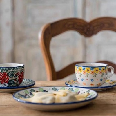 波兰颜值手绘陶器可爱草莓手握杯水杯壶杯碟套装送友人日本2709X