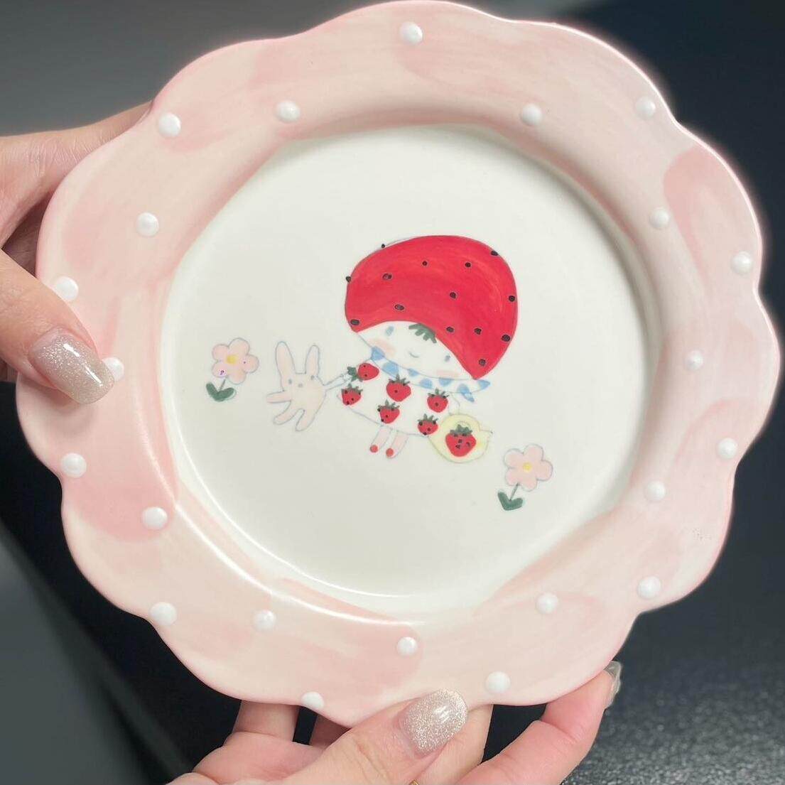 釉下彩日系设计款山口麻子小草莓兔子花瓣陶瓷手绘手作甜品盘餐盘