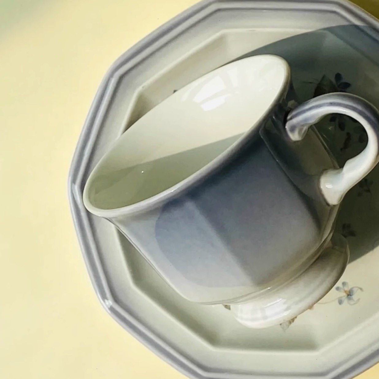 现货Mikasa釉下彩渐变迷雾蓝渐变蓝紫色小碎花十边形中古咖啡杯碟