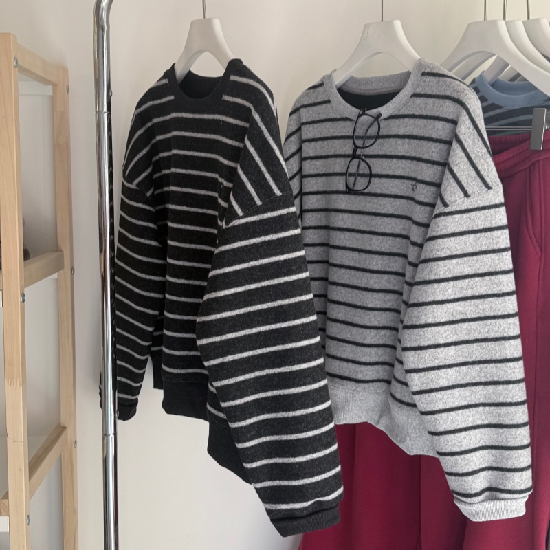 冬加绒 侧标刺绣卡通小狗超柔绒绒卫衣 女士简约百搭韩系条纹上衣