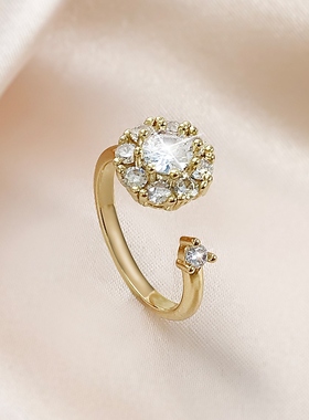 阿黛丽女锆石旋转戒指