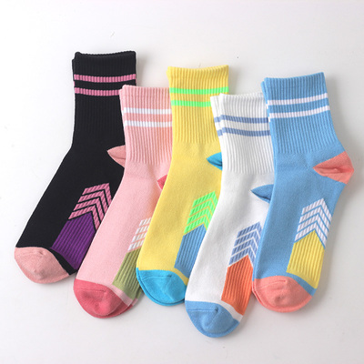 吸汗耐磨防臭运动中筒袜