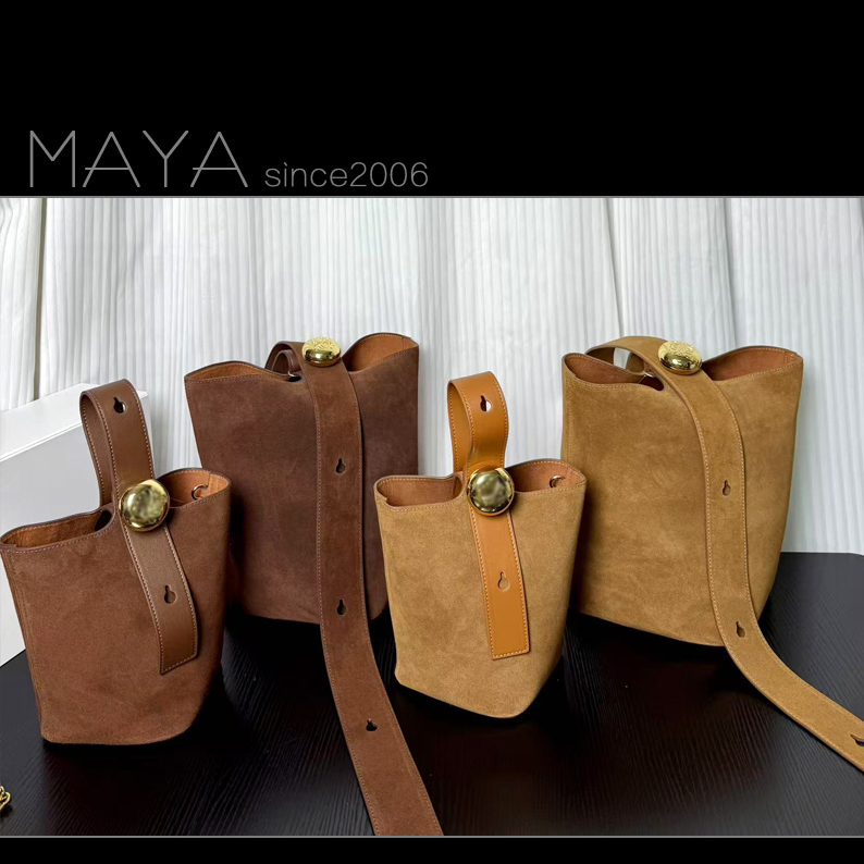 王一博同款高定麂皮发财桶花纹金扣内胆手提斜挎水桶包通勤商务