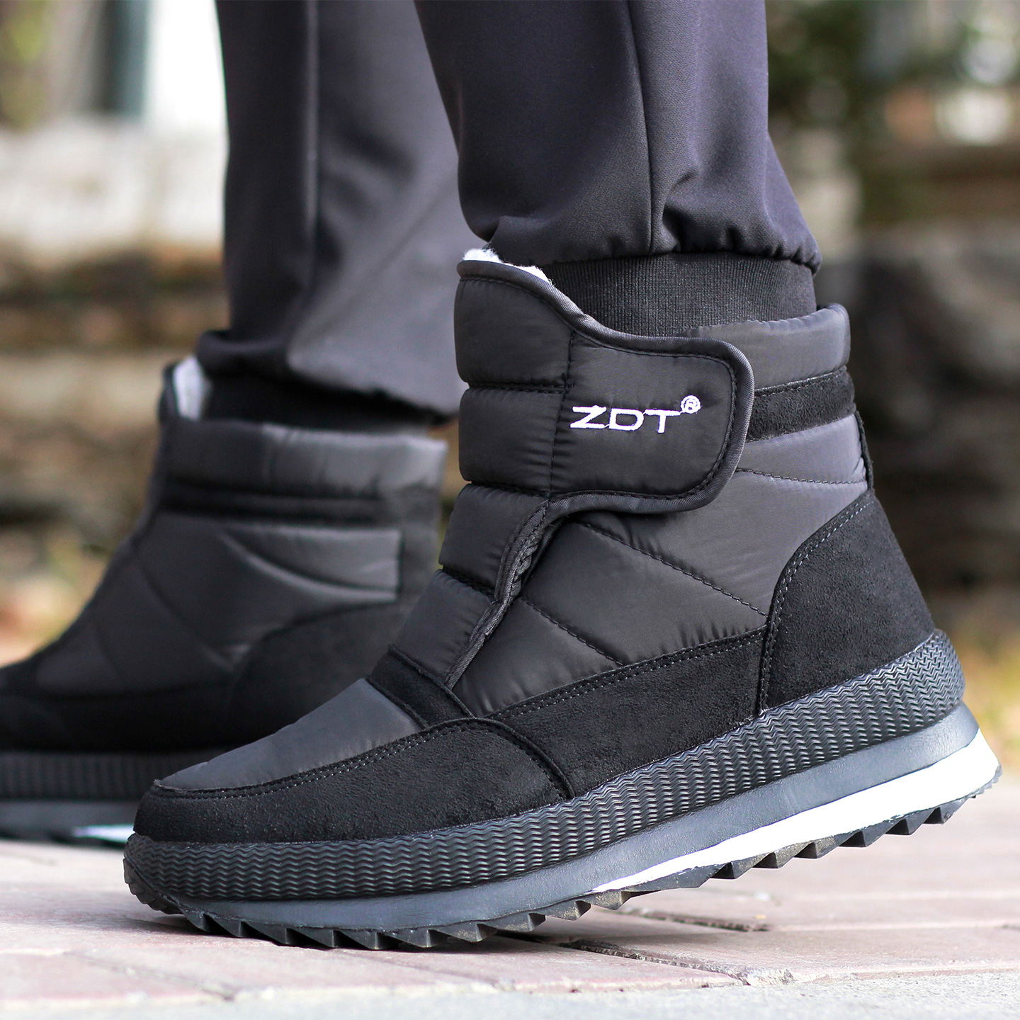 中老年高帮轻便雪地靴