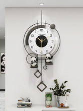熊猫挂钟客厅2025新款现代简约家用挂表转角时钟餐厅创意大气钟表